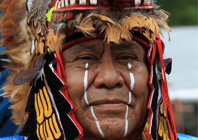 Aztekischer Mann bei einem Fest für Ometeotl, den höchsten aztekischen Gott der Dualität