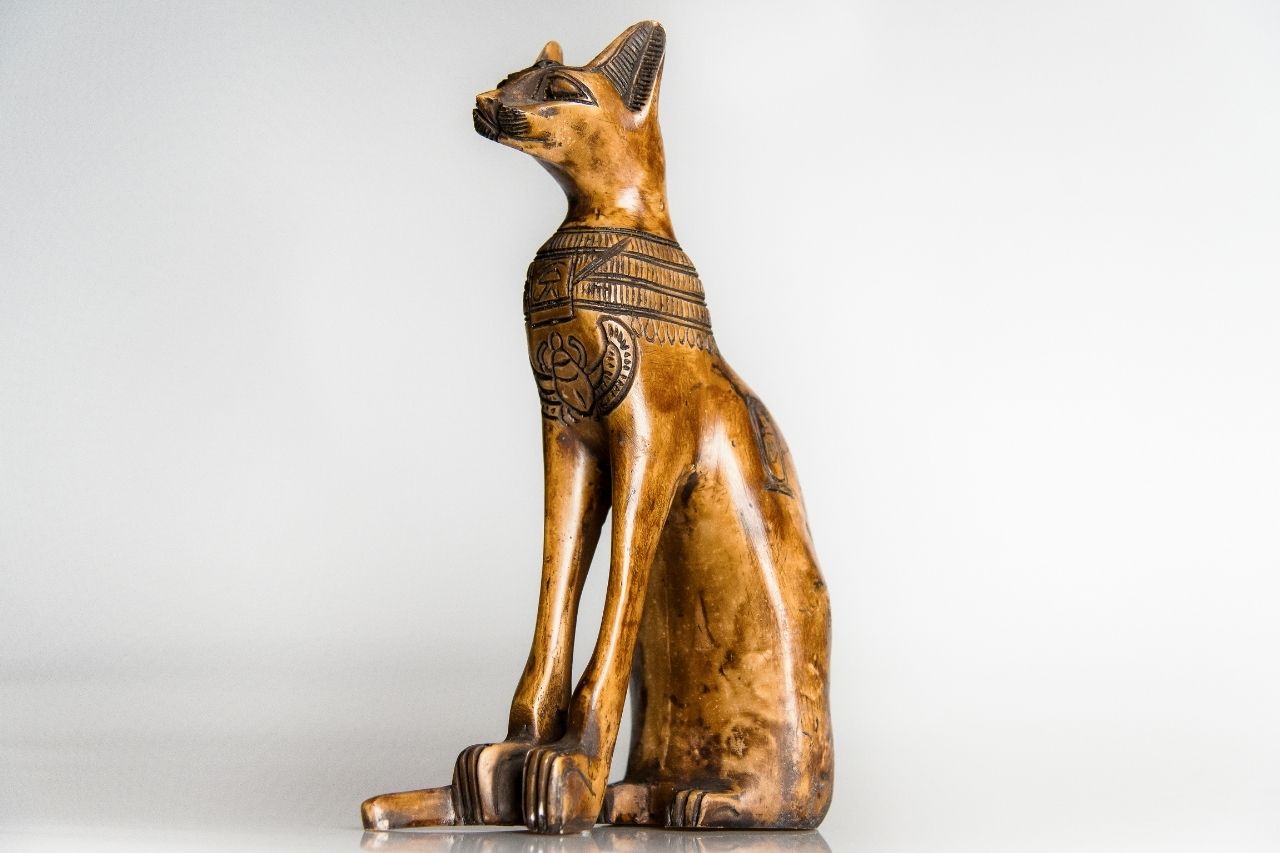 Bastet als Katzenstatue