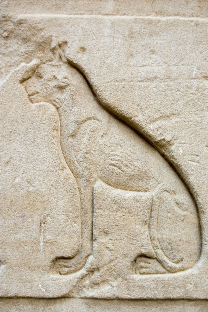 Bastet im Relief
