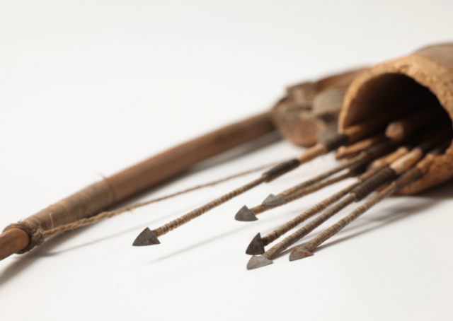 Bogen und Pfeile, die Waffen des Hou Yi