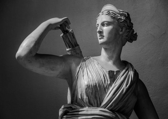 Statue der griechischen Göttin Artemis