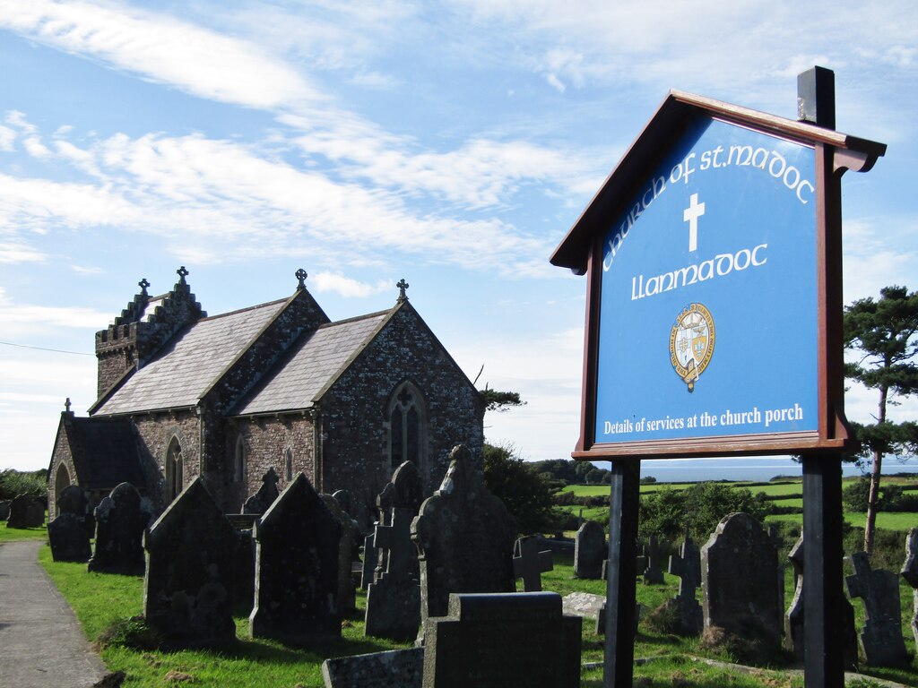 Kirche des heiligen Madoc, Llanmadoc, Swansea. Foto von Colin Smith, CC-BY 2.0