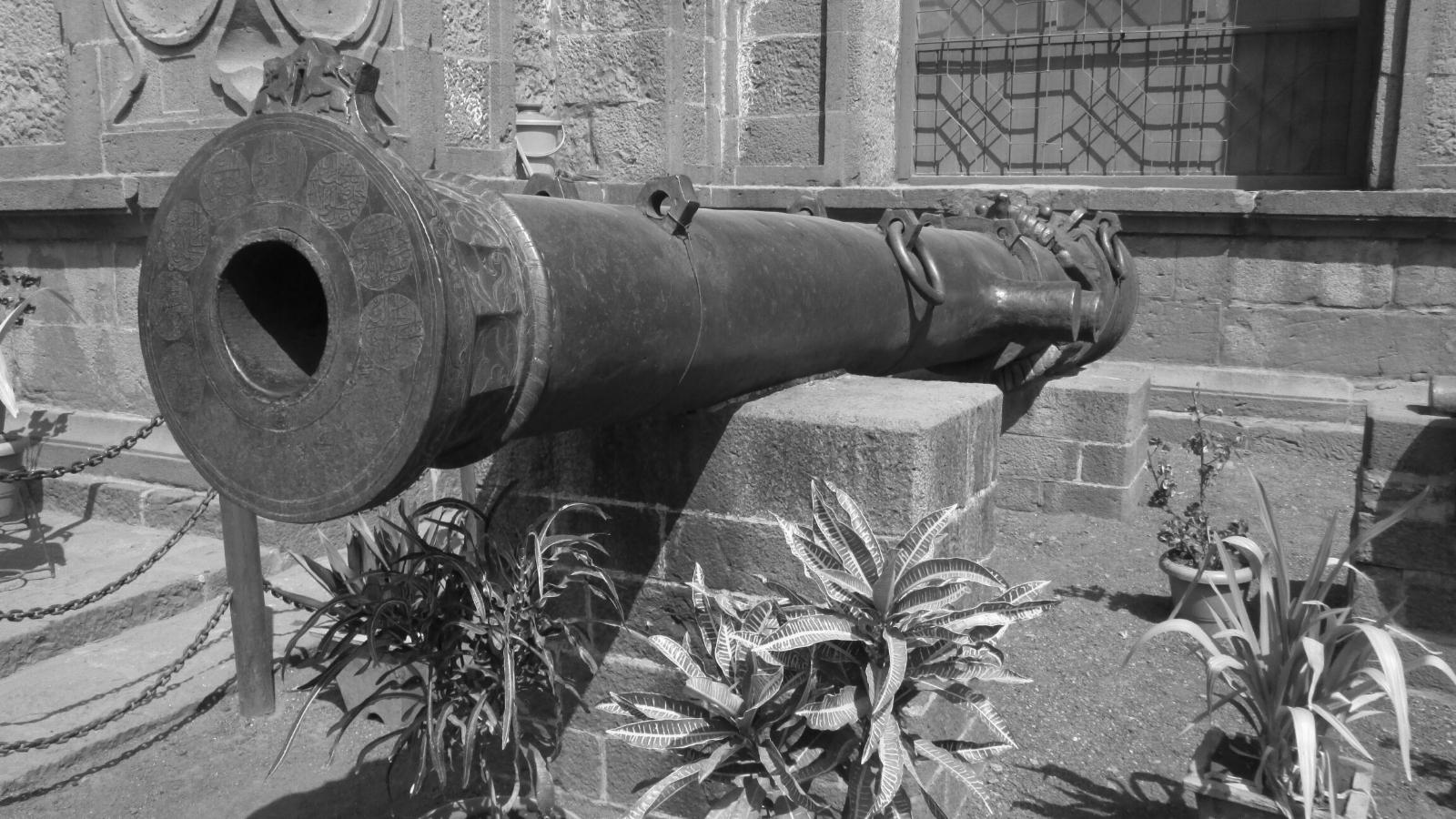Dardanelles gun
