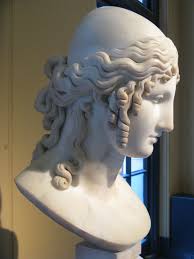 Helena: Verursacherin der Ilias oder ungerechtes Opfer?
