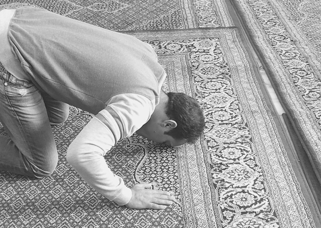 Muslimisches Gebet in einer Moschee in Jordanien
