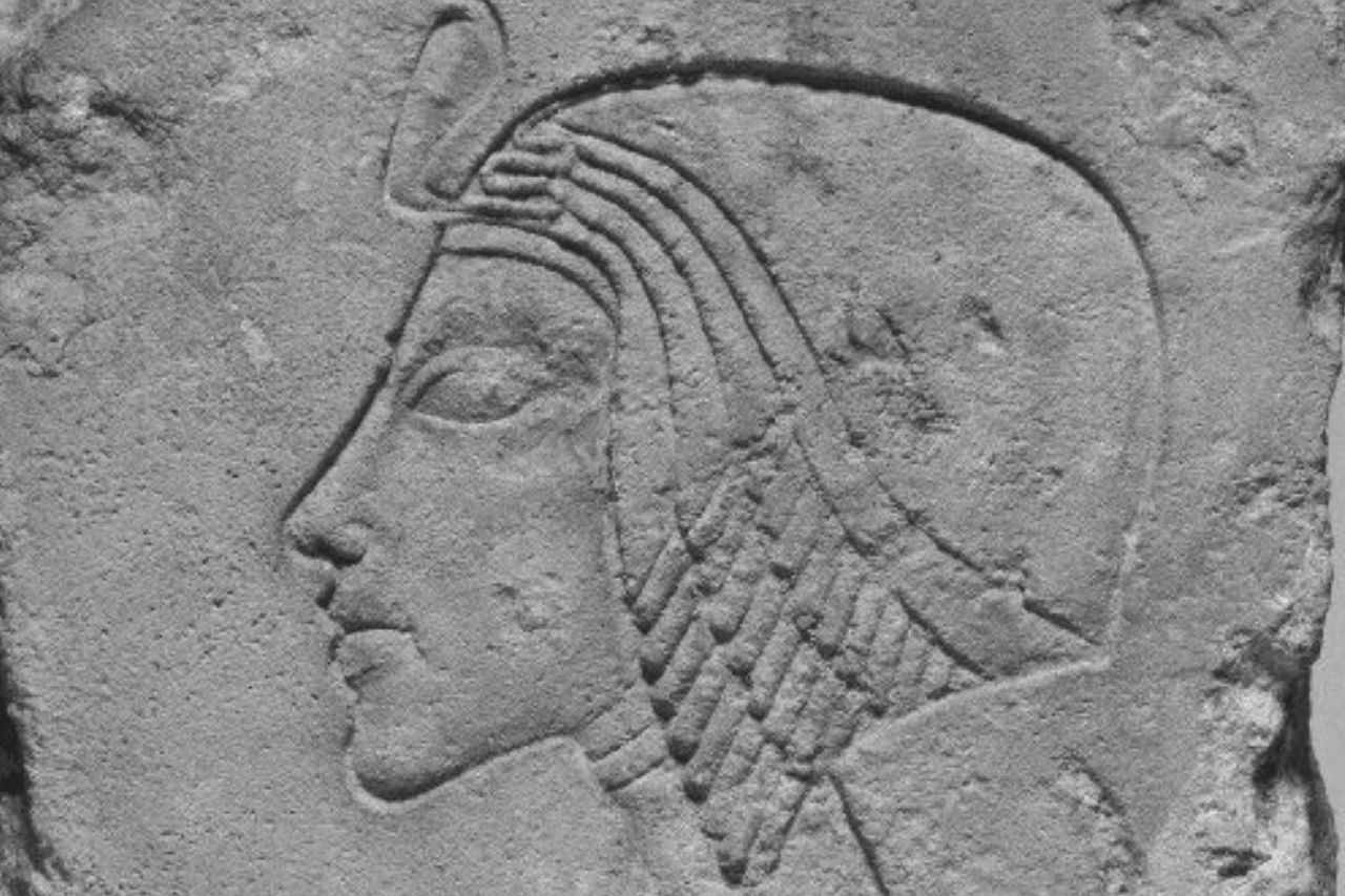 Smenkhkare with cobra crown relief