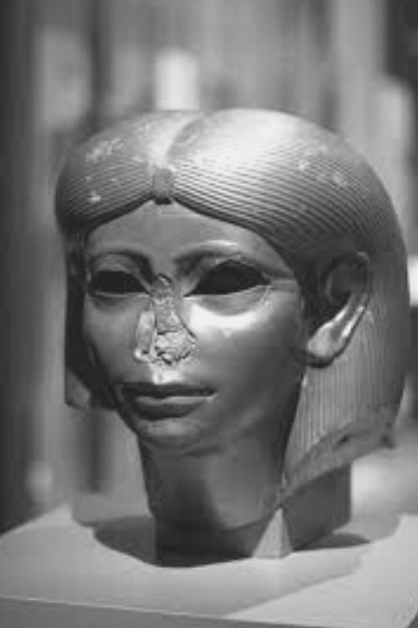 Statue der Sobekneferu
