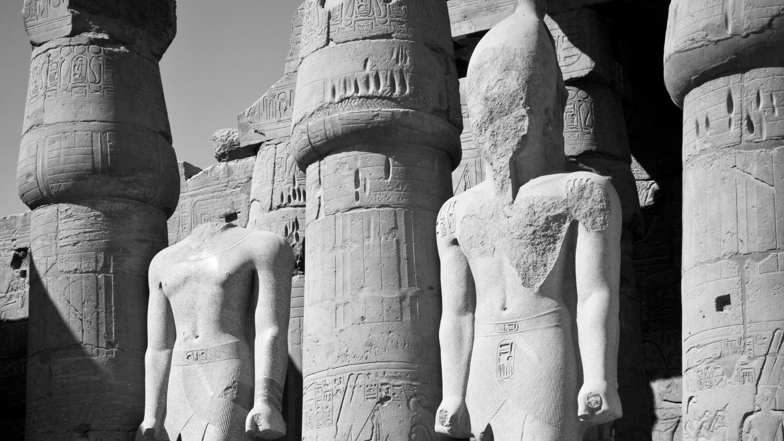 Statue von Amenophis III. im großen Hof