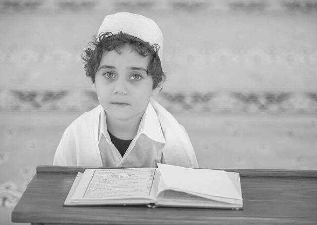 Junger Schüler an einer Zawiya